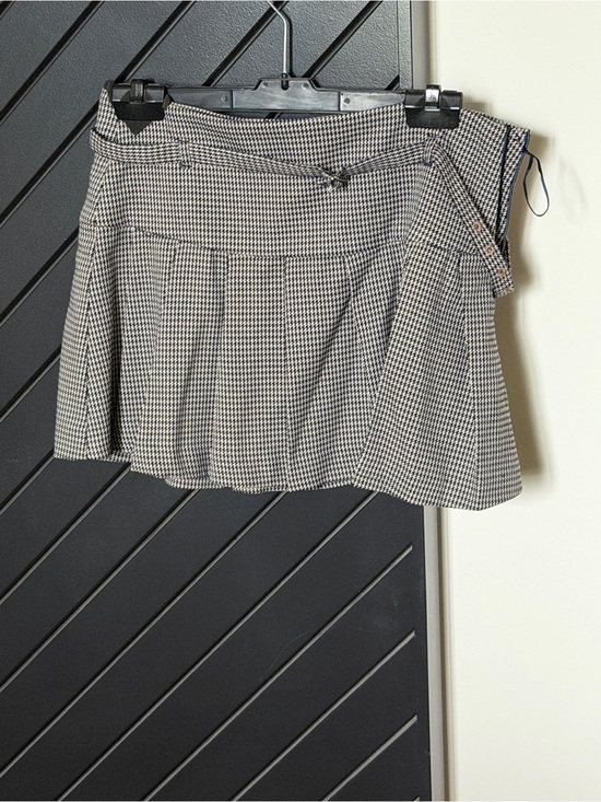 Mango Dresses & Skirts - Mango skirt. Size S. Excellent condition! Perfect fall skirt!